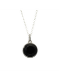 Anhänger aus schwarzem Onyx, facettiertem Stahl