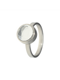 Ring aus facettiertem Kristallstahl
