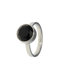 Ring aus schwarzem Onyx, Facettenstahl