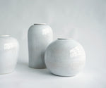 DIONA – handgemaakte urne in wit keramiek
