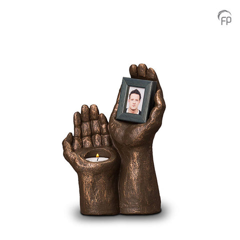 Keramische urn brons Handen met fotolijst (waxine) UGK067AT
